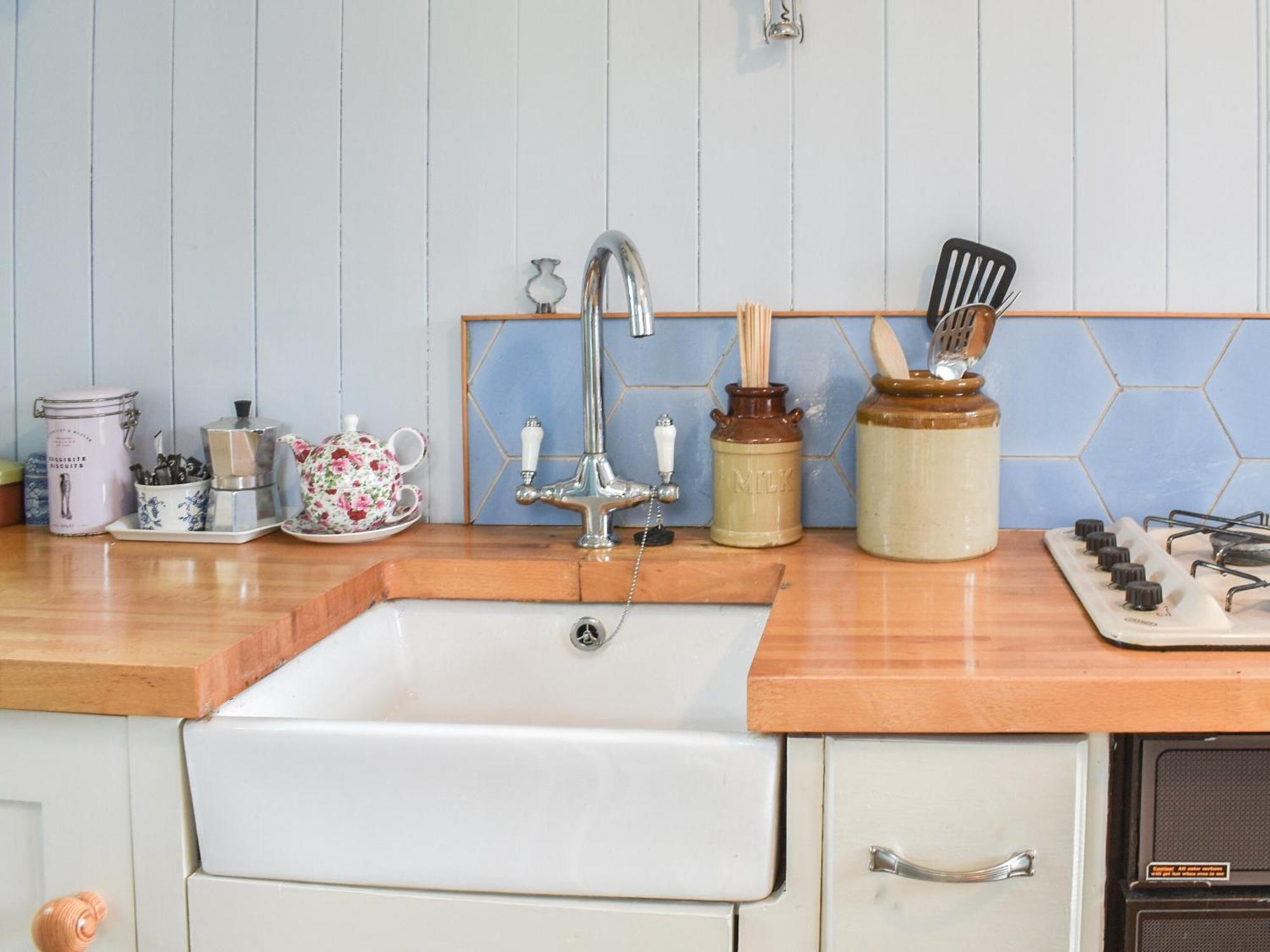 Farmhouse Garden Shepherds Hut Thursley Екстериор снимка